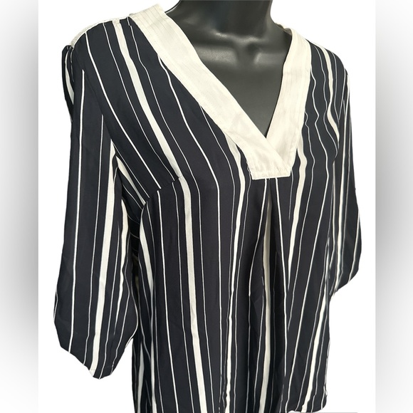 H&M Women’s Blue and White Sheer Blouse - Picture 6 of 8